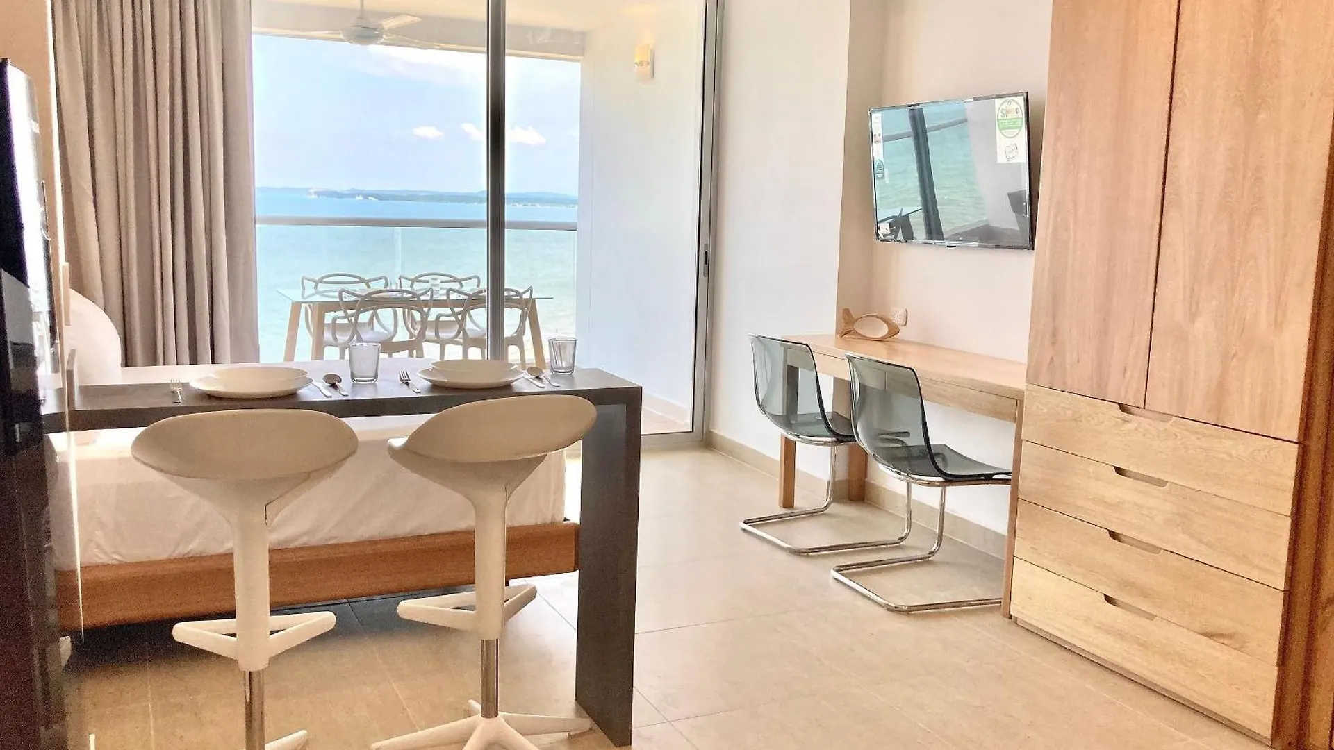 Cb1223 Suite En Crespo Frente Al Mar 10Min Centro Cartagena