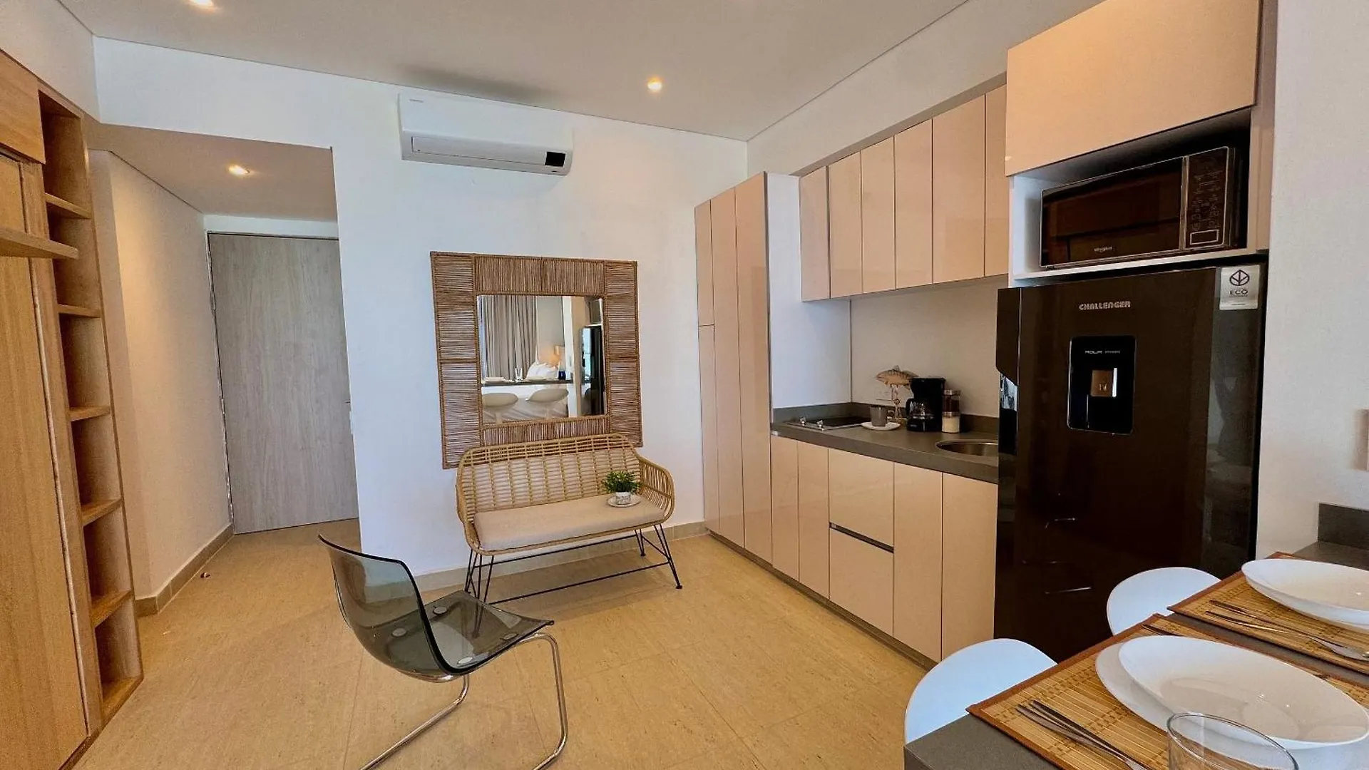Cb1223 Suite En Crespo Frente Al Mar 10Min Centro Cartagena
